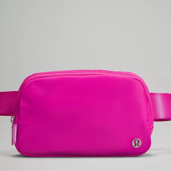 NWT Lululemon Everywhere Belt bag Sonic Pink 1L - Picture 11 of 15
